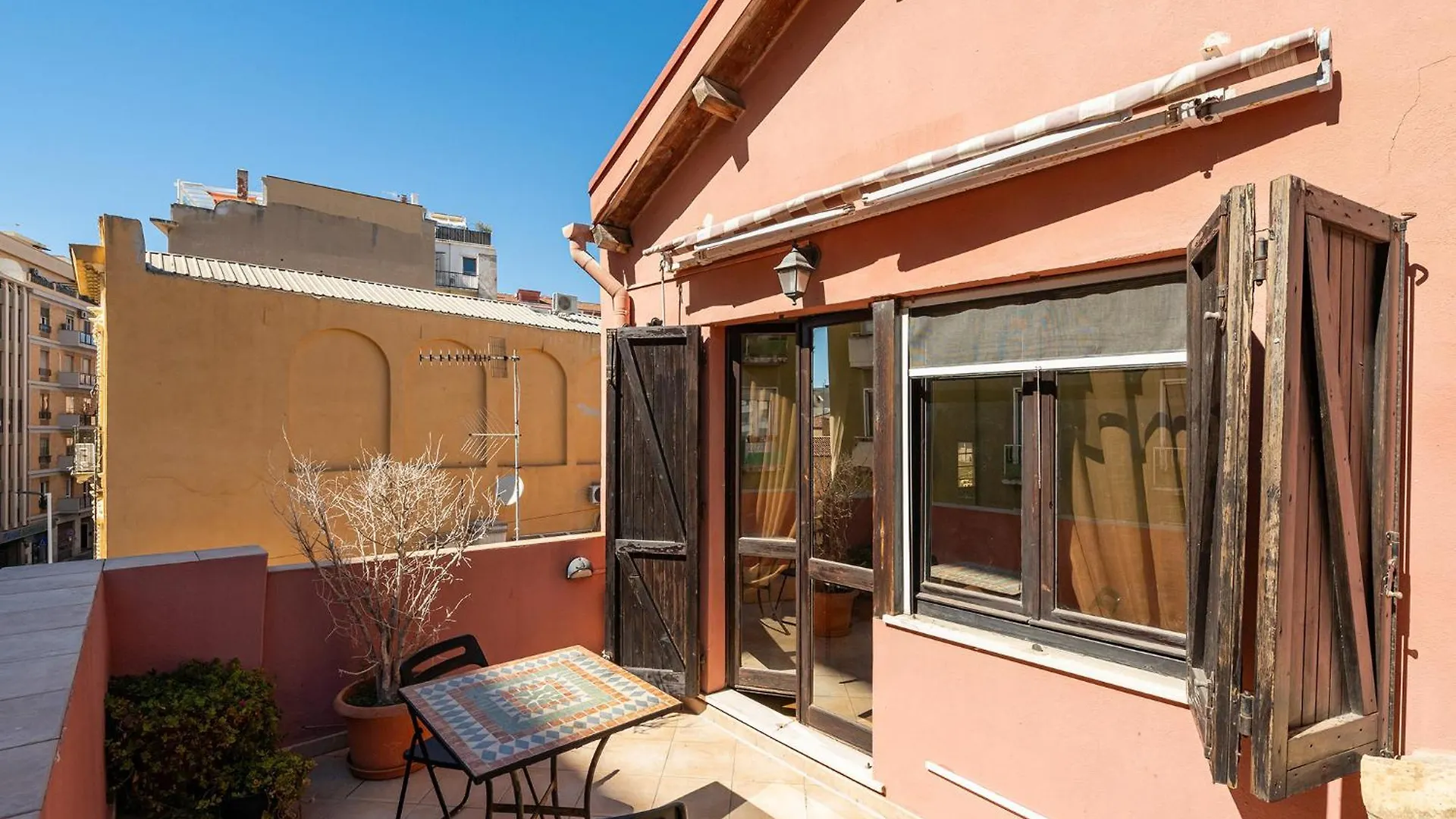 Giulia'S Central Apartment Cagliari