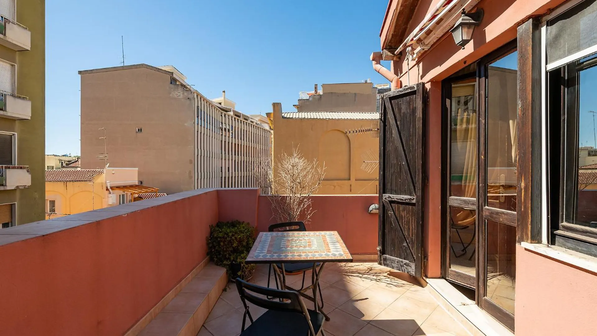 Giulia'S Central Apartment Cagliari